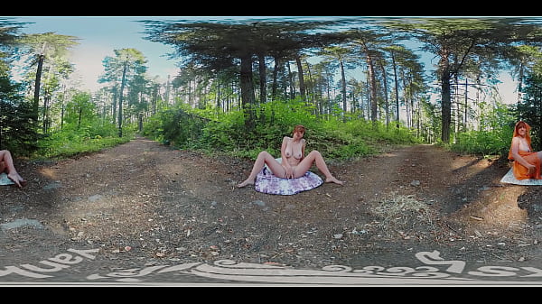 Watching superb amateur babe from Yanks Ryanne bringing her trusty purple G spot vibe and working it deep in her pussy, bringing herself to a toe-curling, body-shaking intensely sexy orgasm in this awesome 3D video 