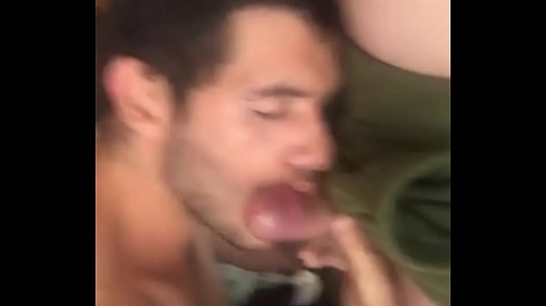 Trabalhando e provocando pra ganhar mamada 