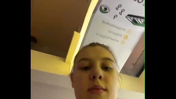 Masturbate in locker room so hard