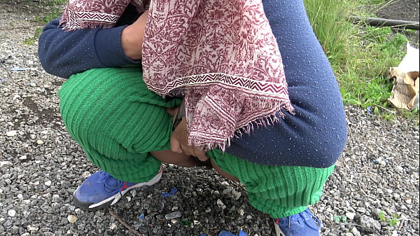 Turkish Cuckold Milf Is NOT SCARED to piss In Front Of Her Stepson  