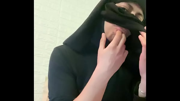 Arab HouseWife Mia Niqab Compilation 5