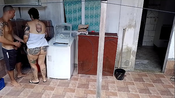 A dom&eacute;stica nova adora dar para o patr&atilde;o