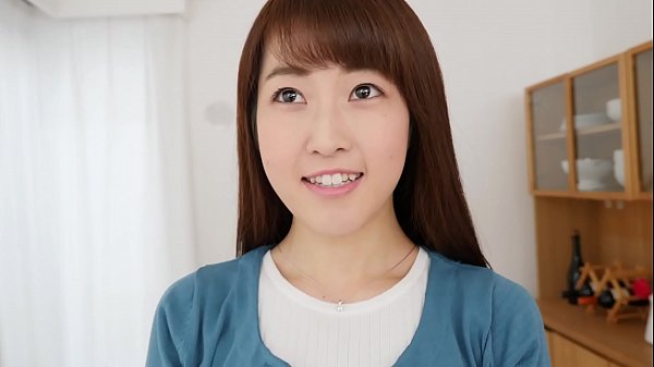 時代は剣道に打ち込んだという引き締まったアスリートボディの持ち主新木はるかさん30歳、専業主婦。大 の頃からつき合っている会社員の旦那様と娘さんの三人家族。「妊娠して回数が減ったのは仕方ないんですけど、出産してもそれは変わらずで&hellip;逆に私の性欲が上がってしまって(笑）」恥ずかしそうに話すはるかさん。  