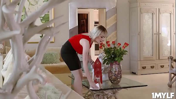 Maxim's fill her MILF twat with young cock