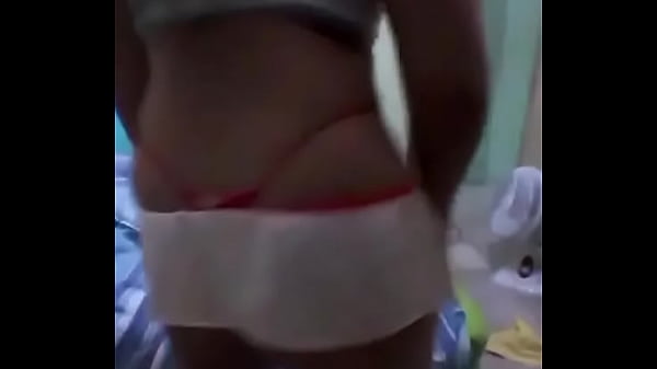 Juju rebolando louca pra ganha leitinho