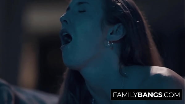 Midnight 69: Stepsister's Passion ⭐ FamilyBangs.com