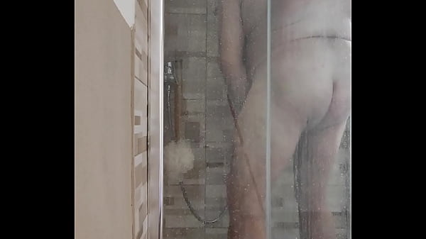 Shower big man  