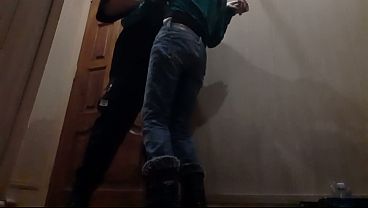 The wallpaper ordering girl seduced me to pay for the delivery with sex (with conversations during fuck)  