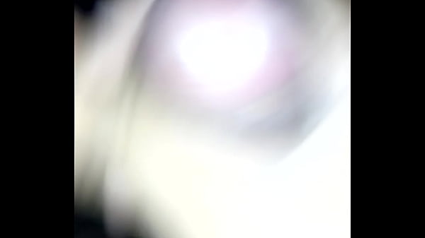 Joven se masturba hasta eyacular