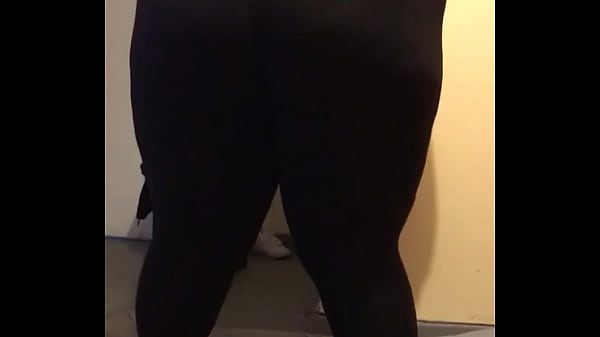 ssbbw big yellow booty