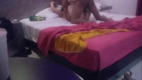 ecuatoriano le da cojidon a mi esposa-1