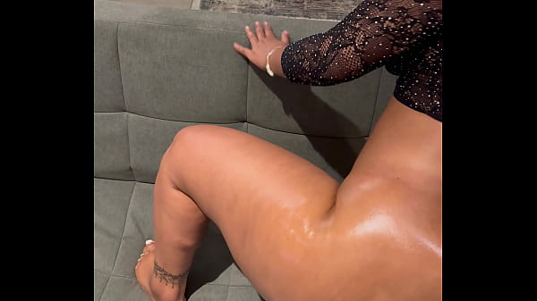 OILED UP AND TWERKING