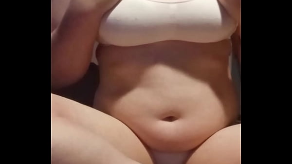 Hot bitch gets entertaining- COMMENT A MERCH IDEA- SUBSCRIBE TO THE MEMBERSHIP