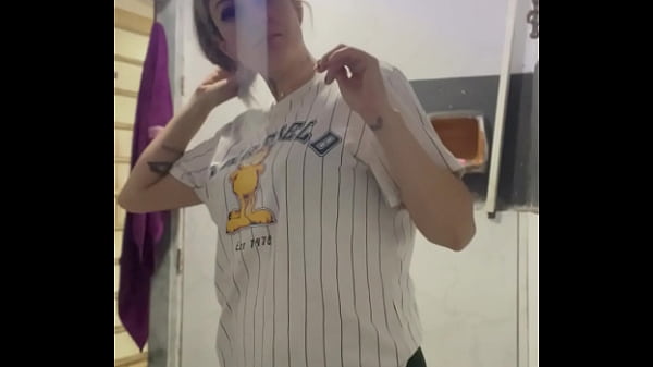 Fazendo chamada de v&iacute;deo pro meu vizinho enquanto o corno t&aacute; na sala vendo futebol!