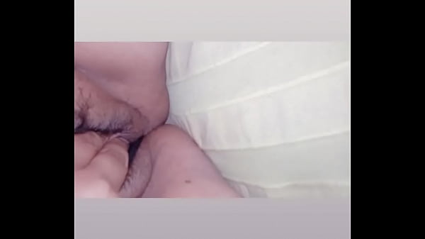 Mi amiga emmeli se masturba por dinero real paja