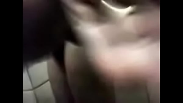 Marido querendo que todos vejam a esposa gostosa