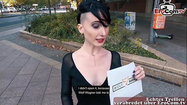 Deutsche d&uuml;nne punkerin l&auml;sst sich zum Sex &uuml;berreden beim Sexdate &uuml;ber EroCom Date 