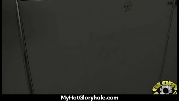 Ebony backs her booty all the way to the gloryhole 1
