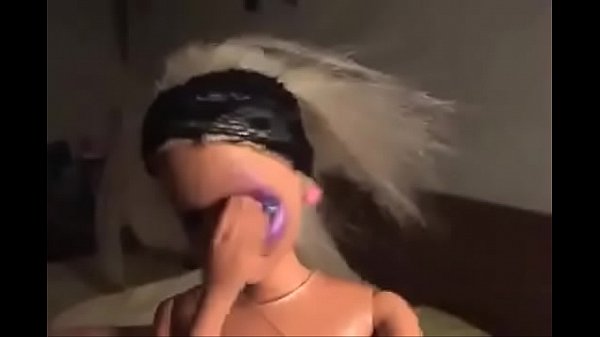 Hacen a temporera que recoge uvas por un weon musculoso