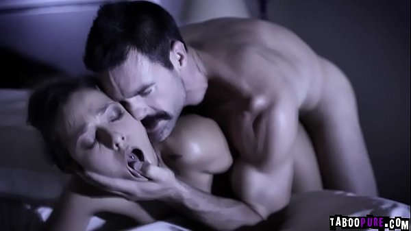 Bad Uncle romps Jaye Summers doggystyle