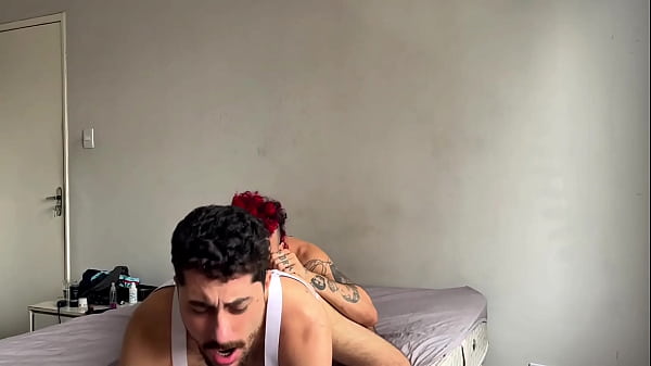 comi o surfista sem capa e arrombei o cuzinho dele com um consolo monstruoso