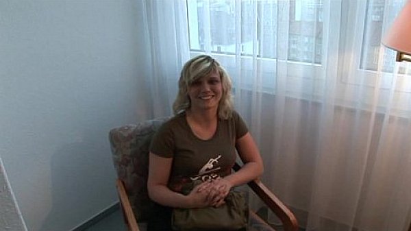 JuliaReaves-XFree - Haussauen Report - scene 4 