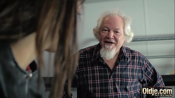 Grandpa fucks sweet pussy cums in her mouth and she likes it