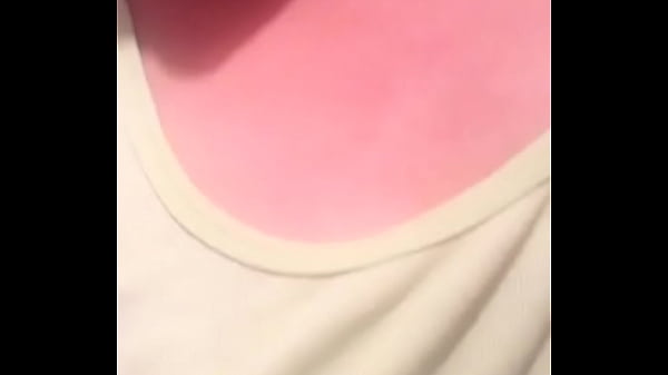 Jovencita lindo pechos rosaditos  