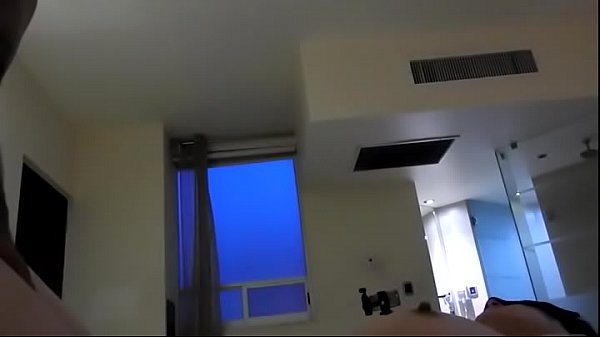 JENNIFER COGE CON AMLO