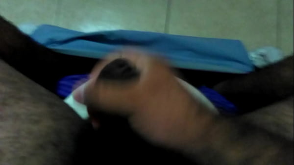 Jalandomela en el ba&ntilde;o