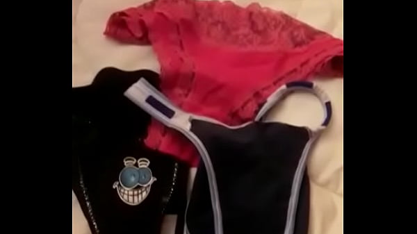 ME GUSTA MOSTRAR LOS CALZONES DE MI VECINA