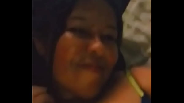 Venezolana rica se muestra