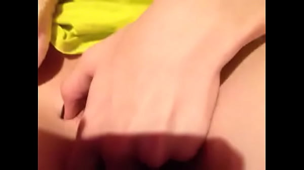 Ella es la sexi @laurita 1889   ese es su INSTAGRAM.