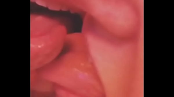 7AA87561-4FDF-4DAA-81DB-55D682DCC5B7.MOV 