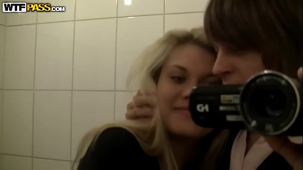 Melina gets some dine in action