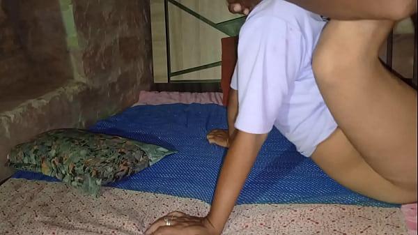 bhabhi ko raat me jor se choda in house Hindi audio. step sister ki chudai.