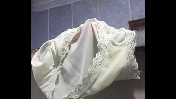 Yellow underware &ograve; my step sister