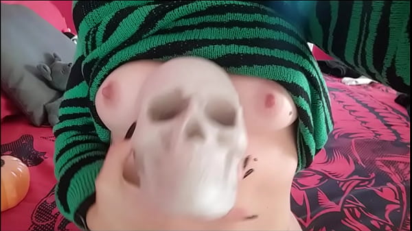 halloween night show with Chantal ads her sexy pumpkin, wanna see me?