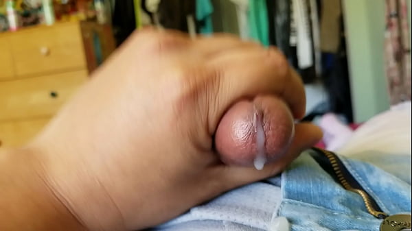 Jerking dick to orgasam  