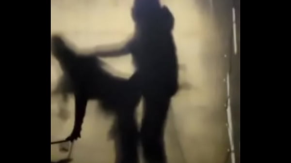 TENIENDO SEXO EN UNA CARPA SIN PARAR