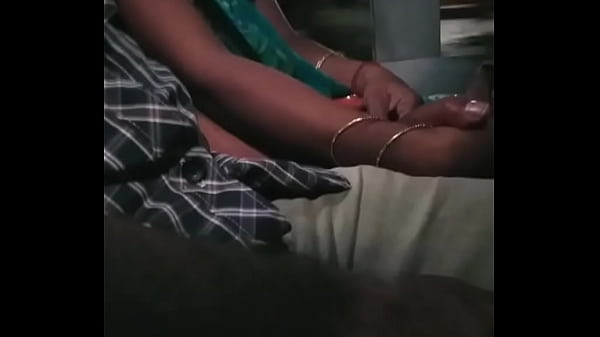 बस कंडक्टर में सेक्स यात्री मुख-मैथुन