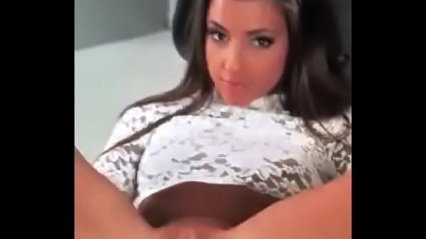 Buceta mais linda que ver&aacute; hoje