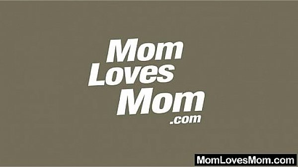 Amateur-mom loves housewife plus shag toys