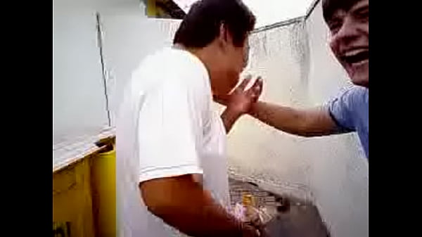 YOSHI GARGANTA PROFUNDA