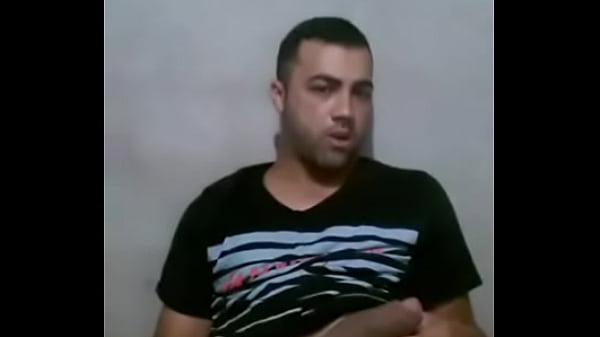 Professor C&aacute;ssio pauzudo tocando uma 