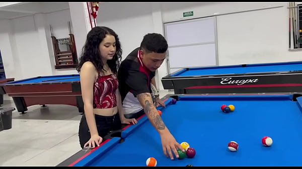 PLEASE CAN YOU TEACH ME HOW TO PLAY BILLIARDS - IF YOU TEACH ME I WILL GIVE YOU A PRIZE. -SUB ESPANOL