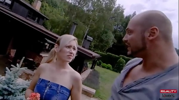 RealityLovers - Blonde MILF fucked in VR