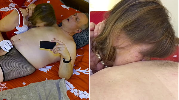 Mature celebrates Christmas in July by giving a great blowjob  