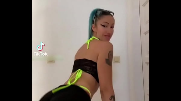 perra caliente te pondra la verga dura