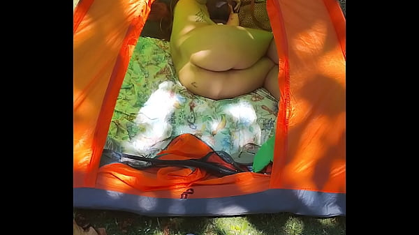 Ruiva aprontando na praia do pinho em balne&aacute;rio Cambori&uacute;  